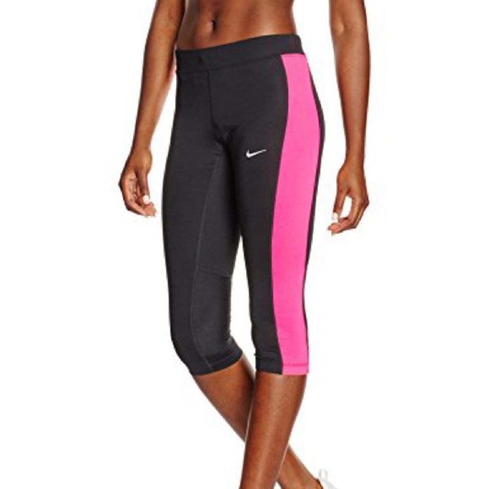 NIKE ESSENTIAL RUNNING CAPRI